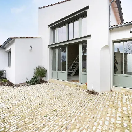 Saint-clement-des-baleines, 6 Pieces, 10 Personnes - Fr-1-258-143 Hotel