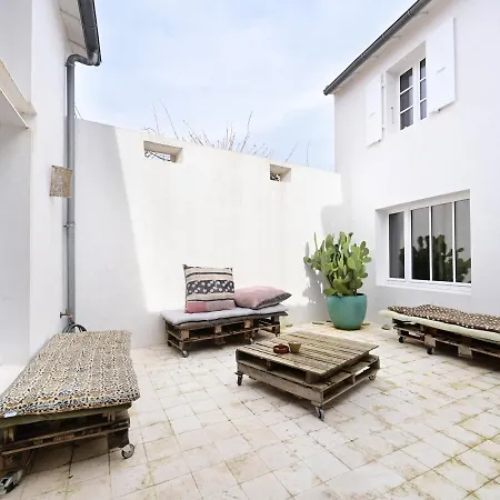 Saint-clement-des-baleines, 6 Pieces, 10 Personnes - Fr-1-258-143 Hotel